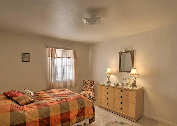 1 Mi To Golf & Shopping: W/ Yard * Phoenix