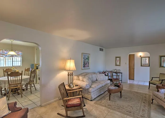 Holiday home 1 Mi To Golf & Shopping: W/ Yard Phoenix