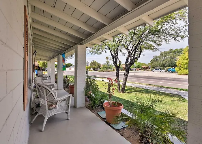 1 Mi To Golf & Shopping: W/ Yard * Phoenix